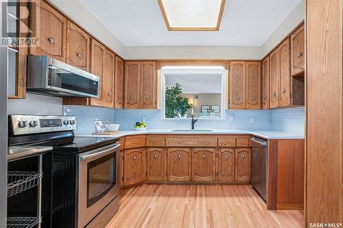 1605 Adelaide Street E, Saskatoon, SK - Indoor Photo Showing Kitchen