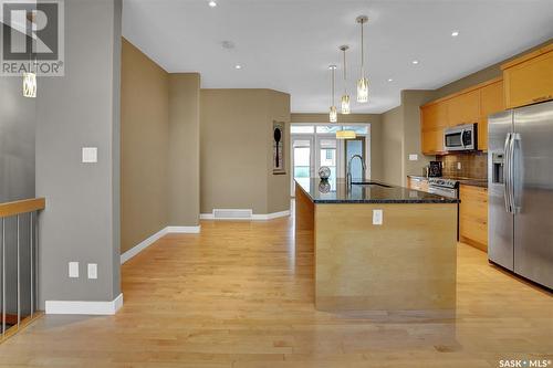 1614 Badham Boulevard, Regina, SK - Indoor Photo Showing Kitchen