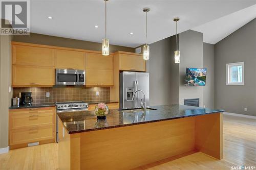 1614 Badham Boulevard, Regina, SK - Indoor Photo Showing Kitchen