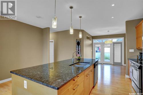 1614 Badham Boulevard, Regina, SK - Indoor Photo Showing Kitchen With Double Sink With Upgraded Kitchen