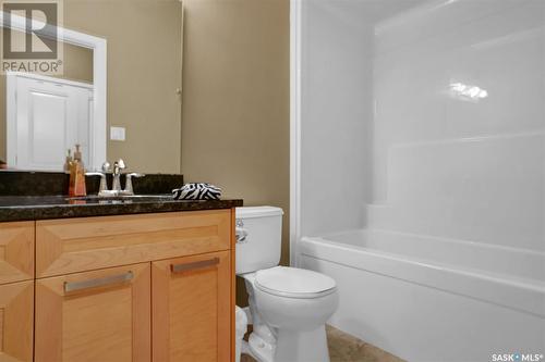 1614 Badham Boulevard, Regina, SK - Indoor Photo Showing Bathroom