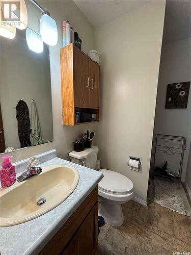 426 5Th Street S, Martensville, SK - Indoor Photo Showing Bathroom