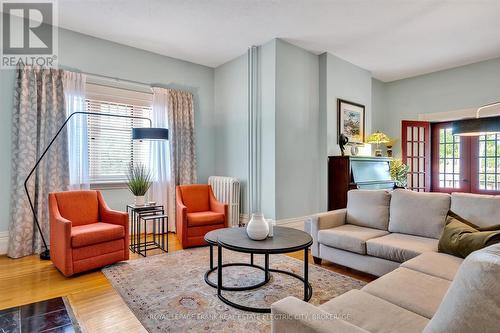 452 Hunter Street, Peterborough (Downtown), ON - Indoor Photo Showing Living Room