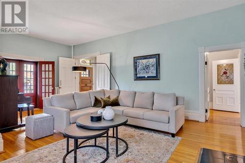 452 Hunter Street, Peterborough (Downtown), ON - Indoor Photo Showing Living Room