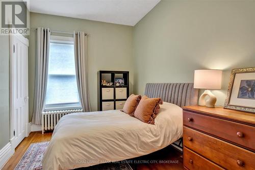 452 Hunter Street, Peterborough (Downtown), ON - Indoor Photo Showing Bedroom