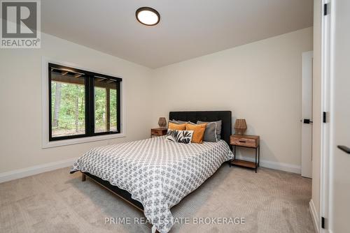 10002 Huron Drive, Lambton Shores (Grand Bend), ON - Indoor Photo Showing Bedroom