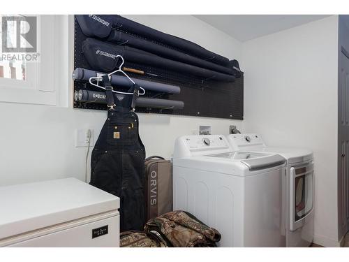 248 Terrace Drive, Kelowna, BC - Indoor Photo Showing Laundry Room