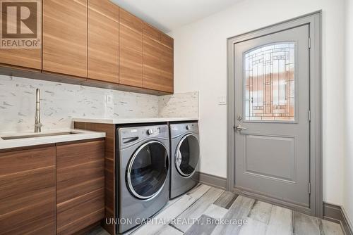 82 Queenston Crescent, Vaughan, ON - Indoor Photo Showing Laundry Room