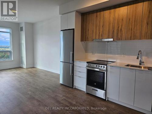 902A - 30 Upper Mall Way, Vaughan, ON - Indoor Photo Showing Kitchen