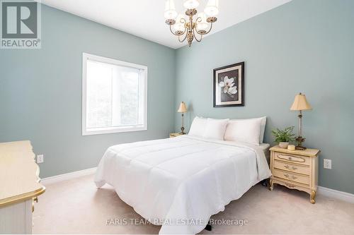 33 Royal Beech Drive, Wasaga Beach, ON - Indoor Photo Showing Bedroom