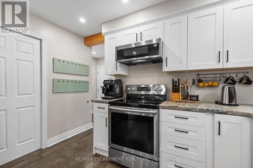 57 Carleton Street N, Thorold, ON - Indoor Photo Showing Kitchen