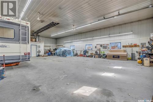 901 Connaught Avenue, Limerick, SK - Indoor Photo Showing Garage