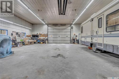 901 Connaught Avenue, Limerick, SK - Indoor Photo Showing Garage