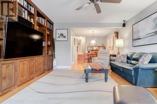 14 Earlsdale Crescent, Brampton, ON - Indoor Photo Showing Living Room