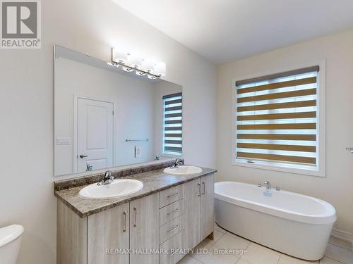 1104 Pisces Trail, Pickering, ON - Indoor Photo Showing Bathroom