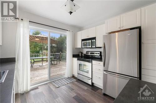 18 Marquette Street, Clarence-Rockland, ON - Indoor Photo Showing Kitchen