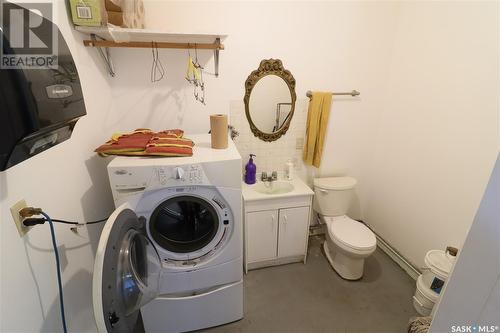 915 Mosher Road, Denare Beach, SK - Indoor Photo Showing Laundry Room