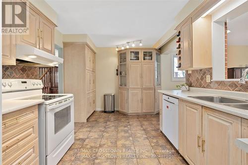 5884 7Th Line, New Tecumseth, ON - Indoor Photo Showing Kitchen With Double Sink