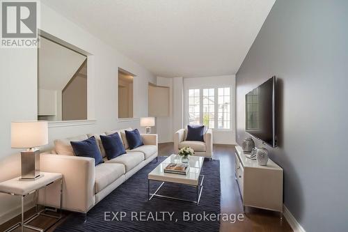 106 Pearl Lake Road, Markham, ON - Indoor Photo Showing Living Room