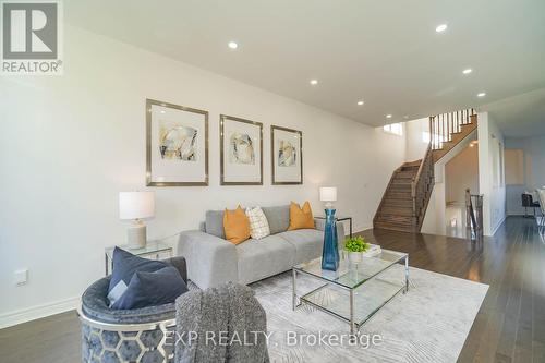 106 Pearl Lake Road, Markham, ON - Indoor Photo Showing Living Room