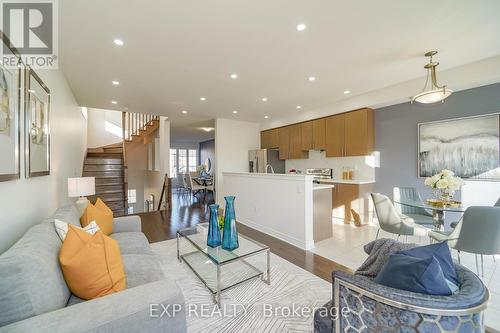 106 Pearl Lake Road, Markham, ON - Indoor Photo Showing Living Room