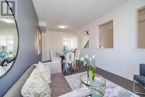 106 Pearl Lake Road, Markham, ON - Indoor Photo Showing Living Room