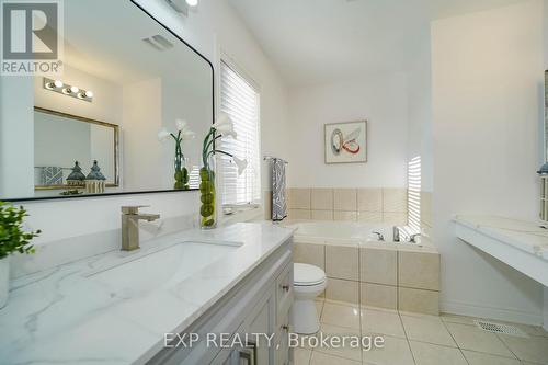 106 Pearl Lake Road, Markham, ON - Indoor Photo Showing Bathroom