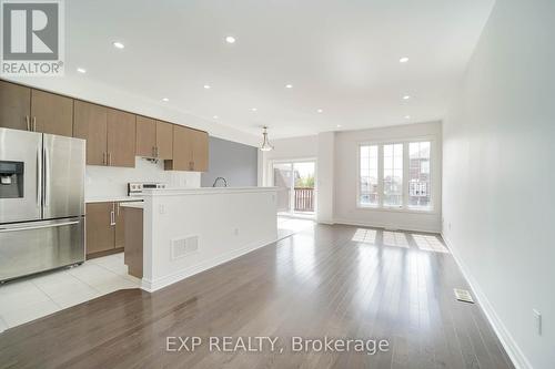 106 Pearl Lake Road, Markham, ON - Indoor Photo Showing Kitchen