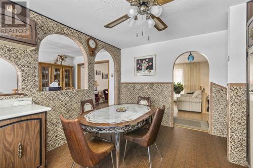 100 Pleasant Dr, Sault Ste. Marie, ON - Indoor Photo Showing Dining Room