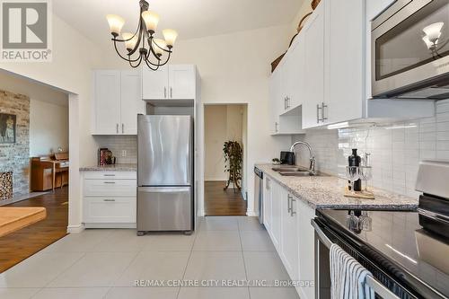 3 Sumner Road, London, ON - Indoor Photo Showing Kitchen With Double Sink With Upgraded Kitchen