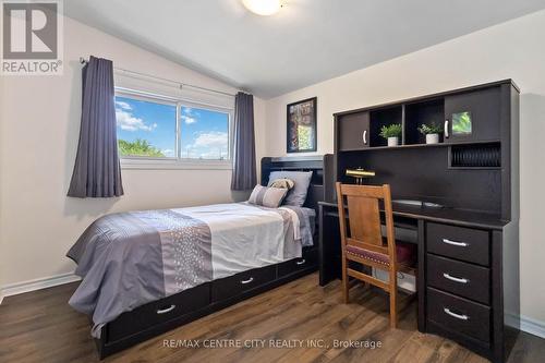 3 Sumner Road, London, ON - Indoor Photo Showing Bedroom