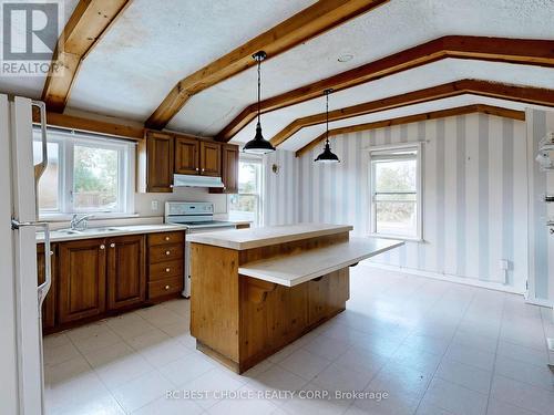 9950 Britannia Road, Milton, ON - Indoor Photo Showing Kitchen