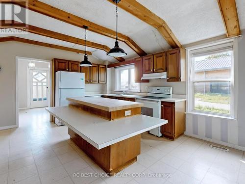 9950 Britannia Road, Milton, ON - Indoor Photo Showing Kitchen