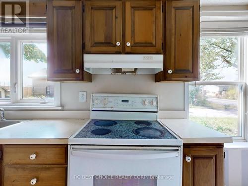 9950 Britannia Road, Milton, ON - Indoor Photo Showing Kitchen