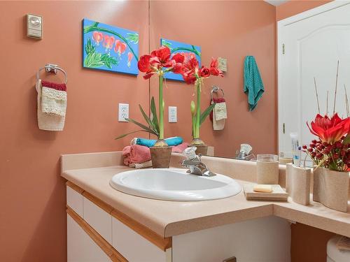 4199-2600 Ferguson Rd, Central Saanich, BC - Indoor Photo Showing Bathroom