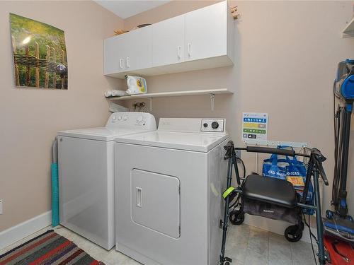 4199-2600 Ferguson Rd, Central Saanich, BC - Indoor Photo Showing Laundry Room