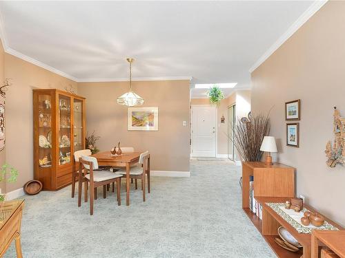 4199-2600 Ferguson Rd, Central Saanich, BC - Indoor Photo Showing Dining Room