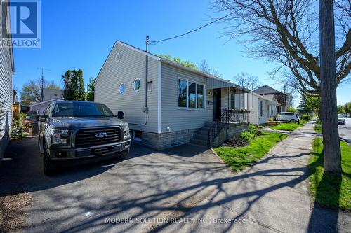 68 Carlton Street, St. Catharines, ON - Outdoor