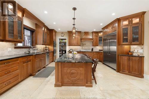 3740 Donato Drive, Lasalle, ON - Indoor Photo Showing Kitchen