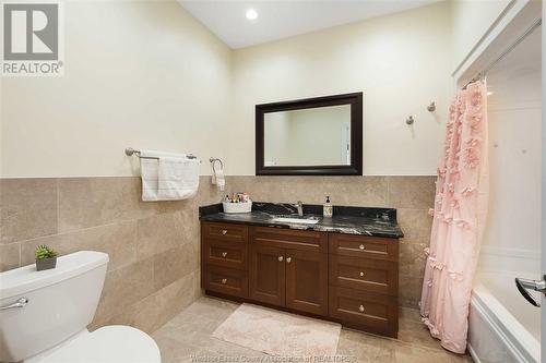 3740 Donato Drive, Lasalle, ON - Indoor Photo Showing Bathroom