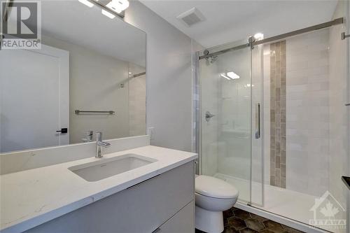 533 Broadhead Avenue Unit#A, Ottawa, ON - Indoor Photo Showing Bathroom