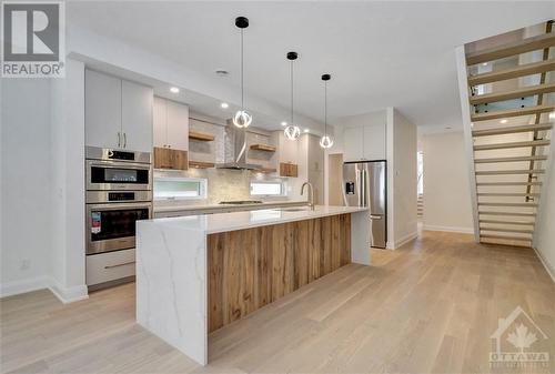 533 Broadhead Avenue Unit#A, Ottawa, ON - Indoor Photo Showing Kitchen With Upgraded Kitchen