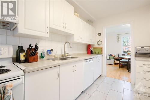 130 Kenilworth Street, Ottawa, ON - Indoor Photo Showing Kitchen With Double Sink