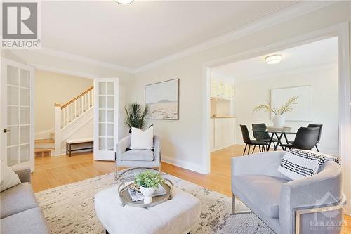 130 Kenilworth Street, Ottawa, ON - Indoor Photo Showing Living Room