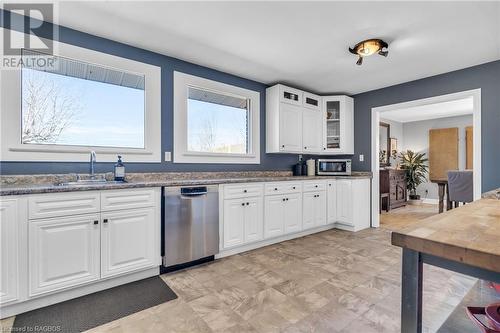 Great prep space - 215588 Concession 4, Chatsworth (Twp), ON - Indoor Photo Showing Kitchen