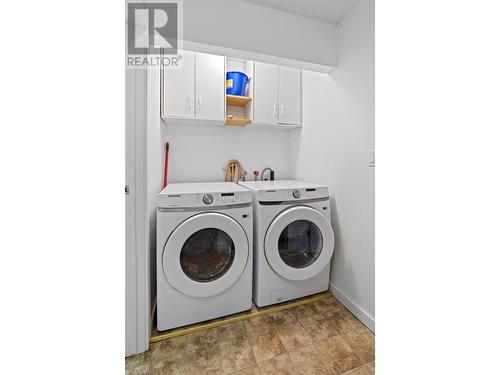 312 4Th  N Avenue, Creston, BC - Indoor Photo Showing Laundry Room