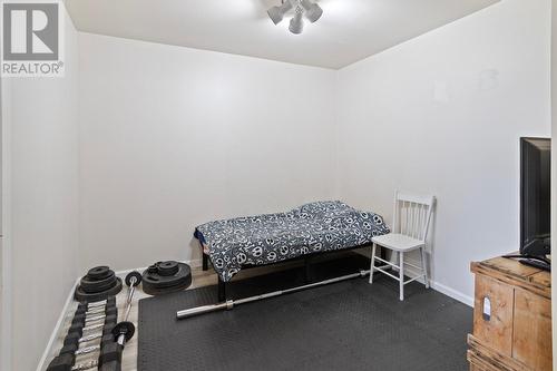 312 4Th  N Avenue, Creston, BC - Indoor Photo Showing Bedroom