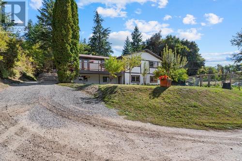 312 4Th  N Avenue, Creston, BC - Outdoor