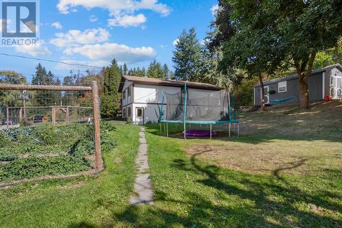 312 4Th  N Avenue, Creston, BC - Outdoor