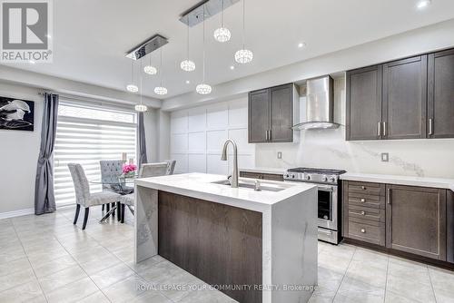 14 Beaconsfield Drive, Vaughan, ON - Indoor Photo Showing Kitchen With Upgraded Kitchen